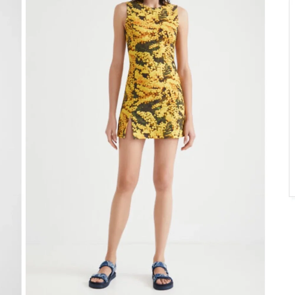 Mini dress - Picture 9 of 16